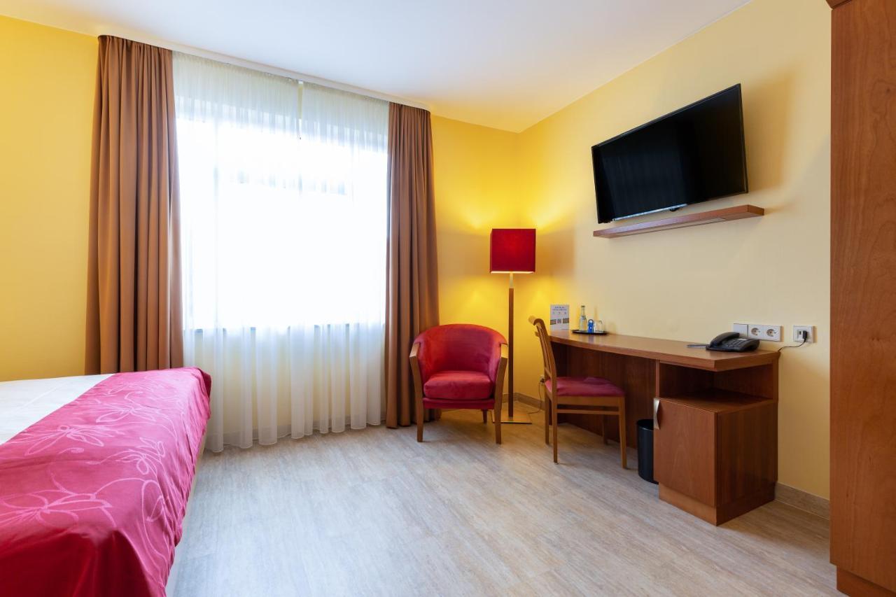 Hotel Am Schillerpark 에즐링겐 외부 사진