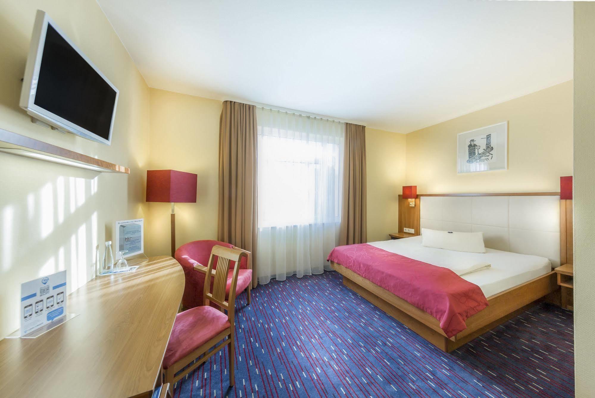 Hotel Am Schillerpark 에즐링겐 외부 사진